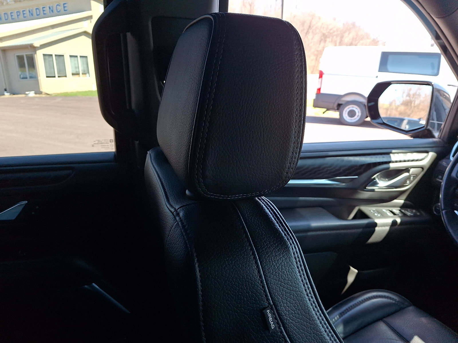 Used 2021 GMC Yukon Denali AWD/4WD image 13