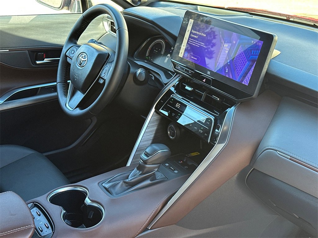 Used 2024 Toyota Venza Limited image 10