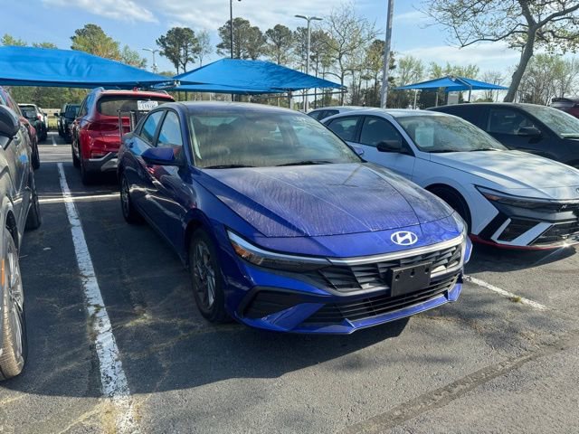 Used 2024 Hyundai Elantra SEL image 1