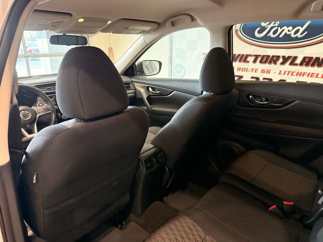 Used 2018 Nissan Rogue SV AWD/4WD image 16
