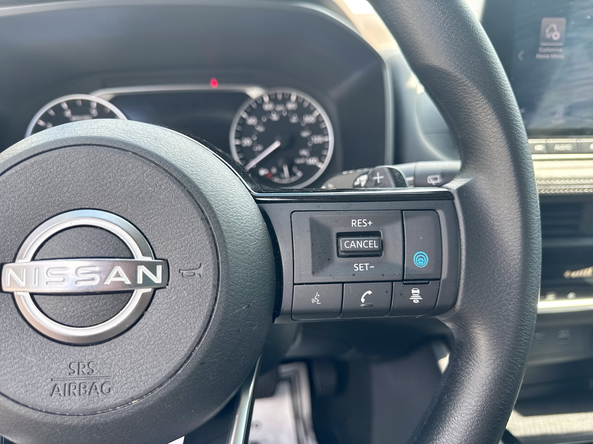 Used 2023 Nissan Rogue SV FWD image 24