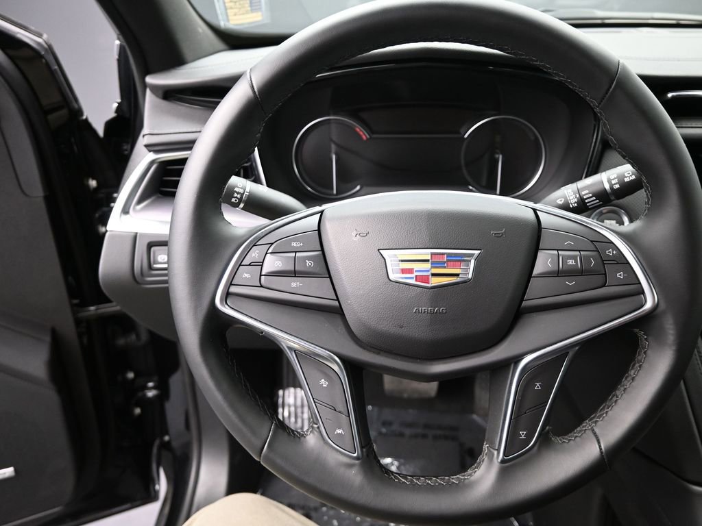 Certified 2025 Cadillac XT5 Luxury w/ LPO, Floor Liner Package image 11