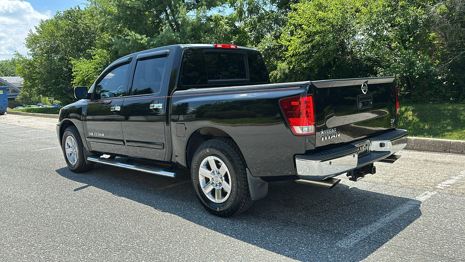 Used 2014 Nissan Titan SV image 8