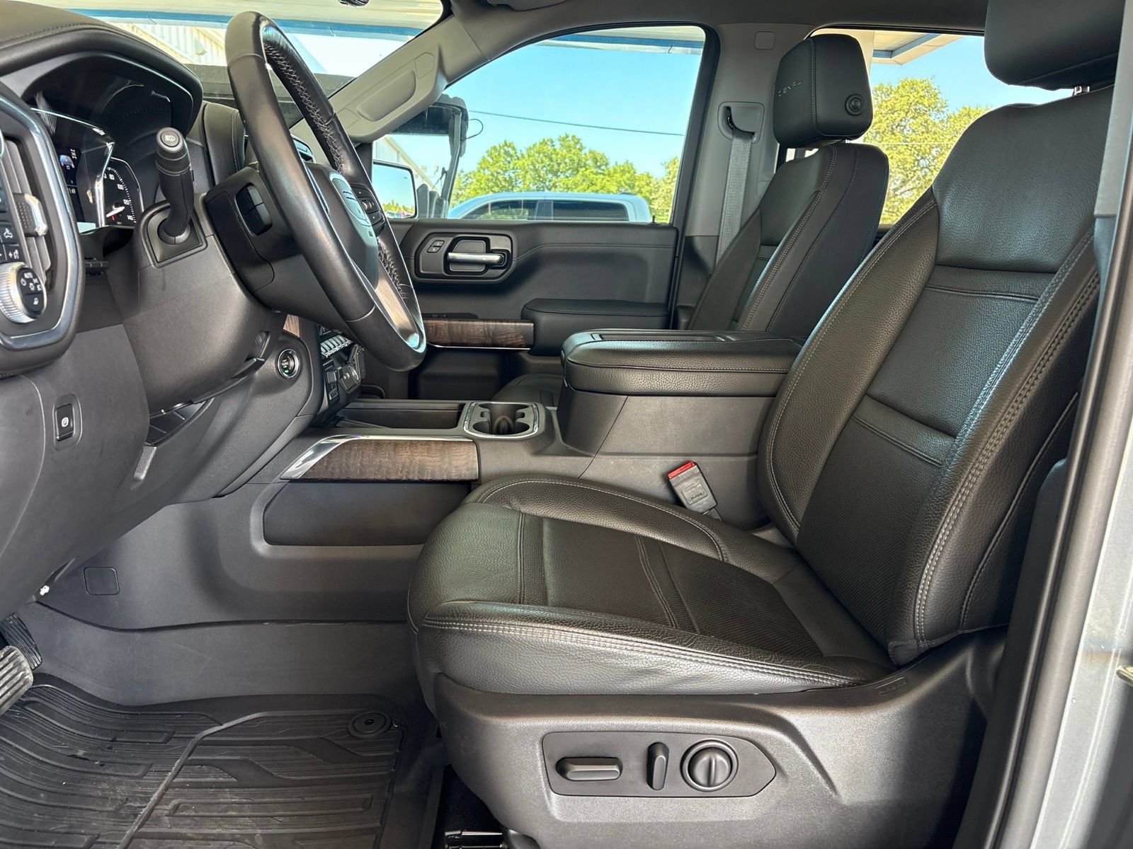 Used 2020 GMC Sierra 1500 Denali w/ Denali Ultimate Package AWD/4WD image 18