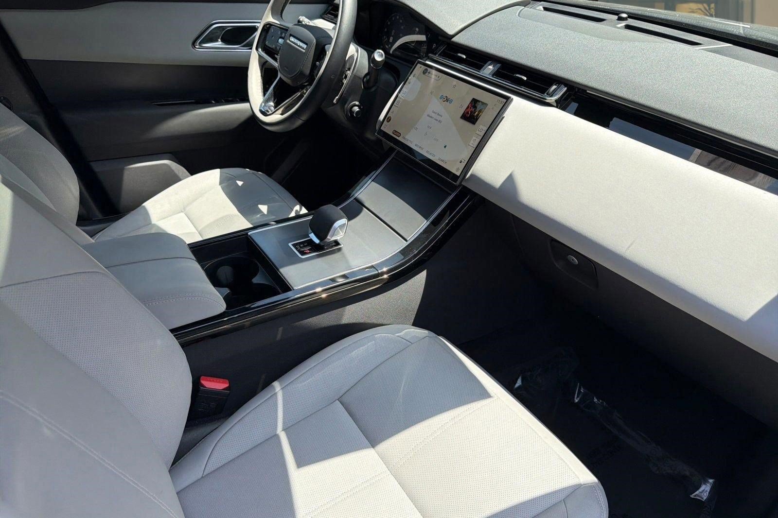 Used 2026 Land Rover Range Rover Velar S AWD/4WD image 34