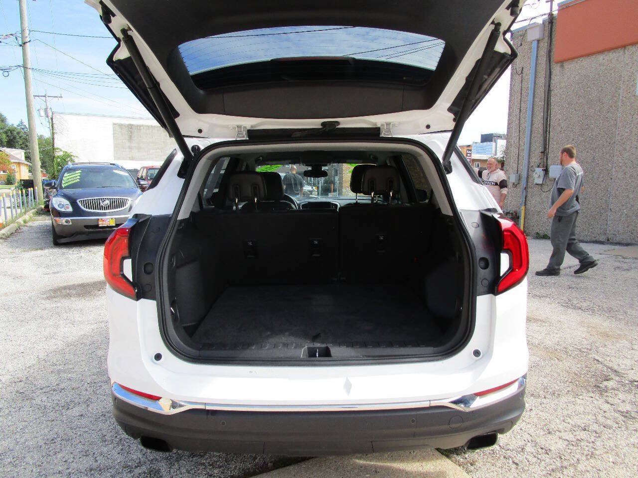 Used 2019 GMC Terrain SLT w/ Preferred Package FWD image 9