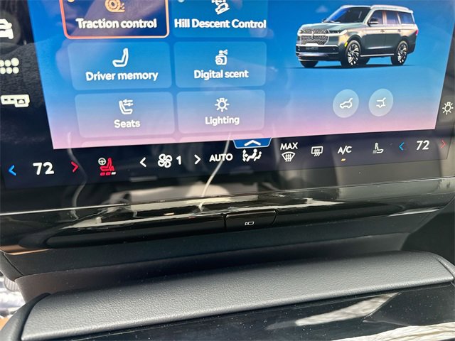 New 2025 Lincoln Navigator Reserve w/ Jet Appearance Package image 19