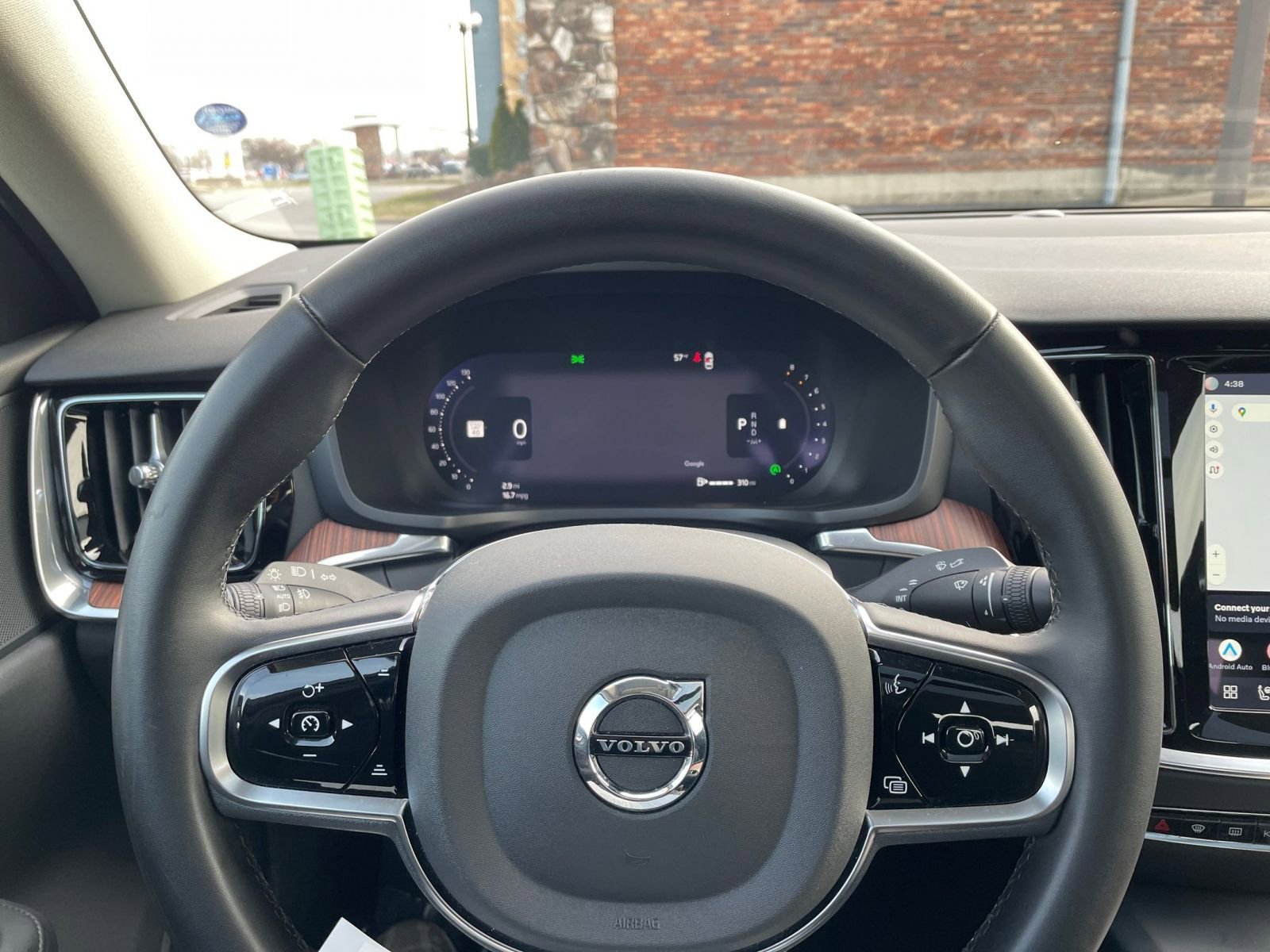 Used 2025 Volvo S60 B5 Plus image 34