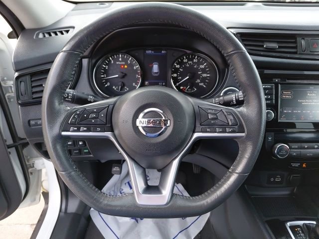 Used 2018 Nissan Rogue SV image 10