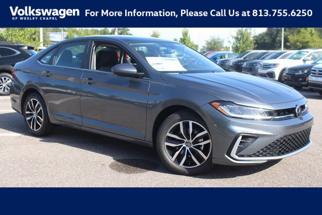 New 2025 Volkswagen Jetta SE image 1