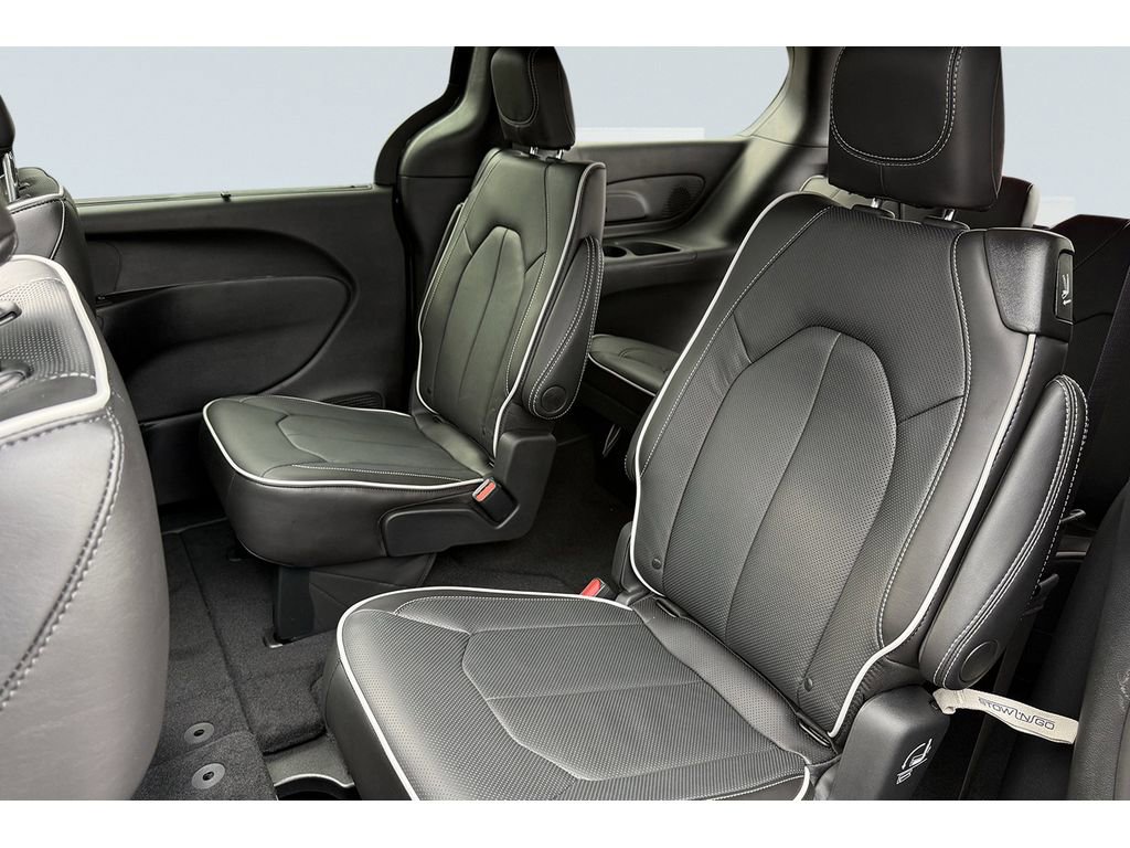 New 2026 Chrysler Pacifica Limited w/ S Appearance Package image 15