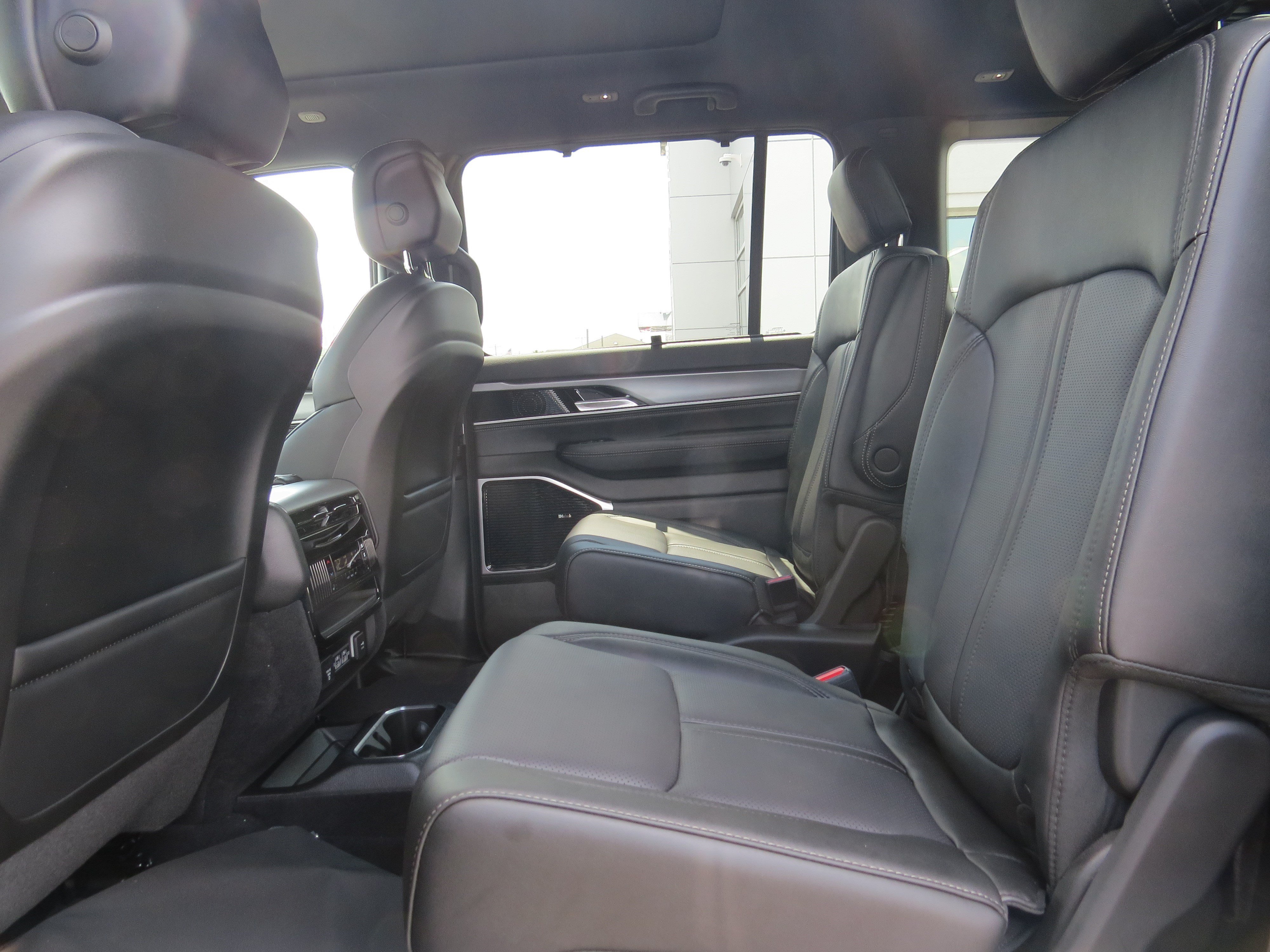 New 2026 Jeep Grand Wagoneer Limited AWD/4WD image 13