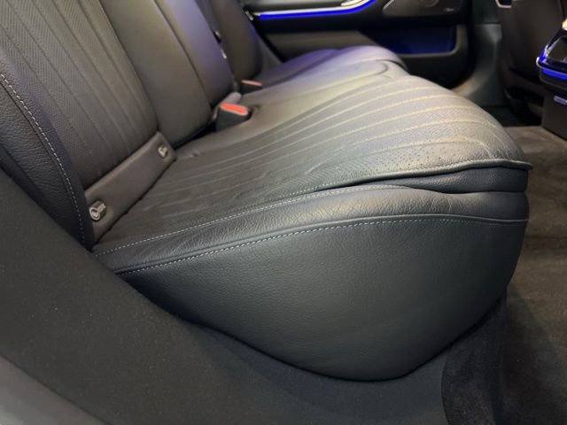 Used 2022 Mercedes-Benz S 500 4MATIC w/ AMG Line Package image 49