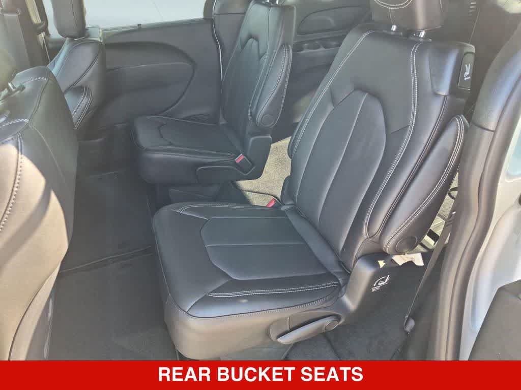 New 2027 Chrysler Pacifica Select FWD image 18