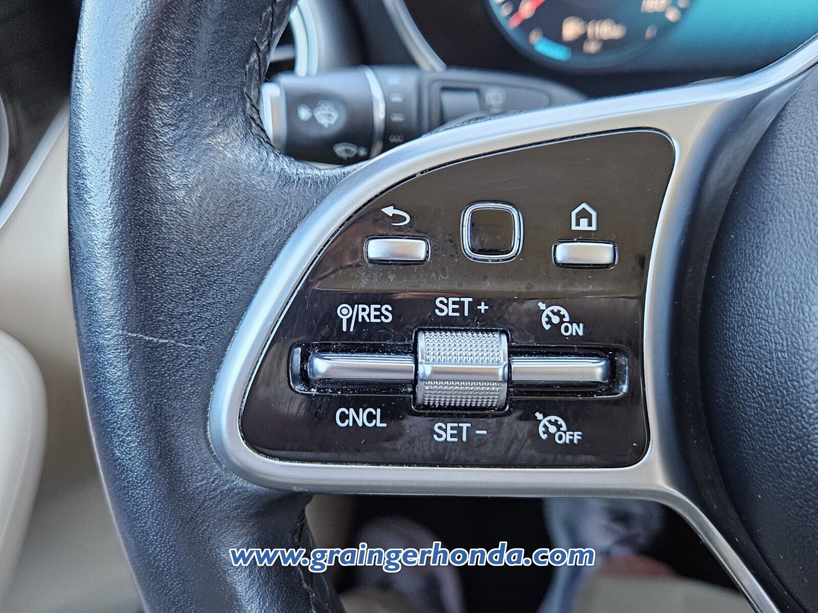 Used 2022 Mercedes-Benz GLC 300 w/ Premium Package Lite image 19