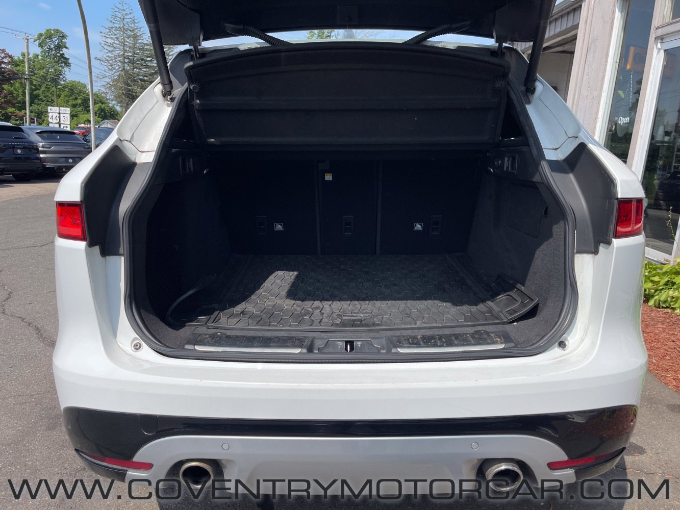 Used 2019 Jaguar F-PACE S image 12