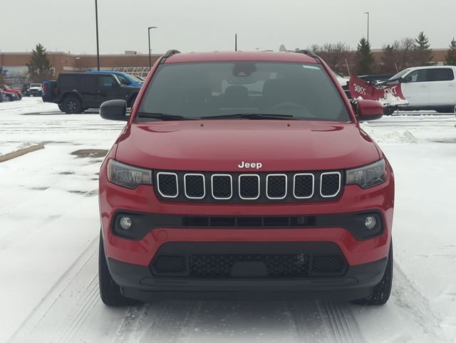 Used 2023 Jeep Compass Latitude AWD/4WD image 8
