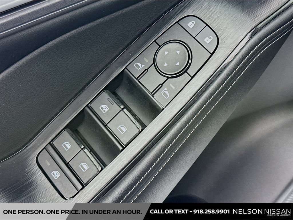 Certified 2026 Nissan Rogue SV FWD image 17