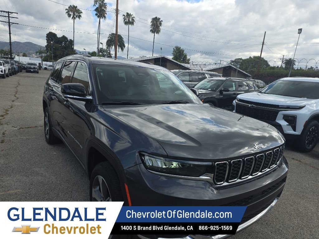Used 2023 Jeep Grand Cherokee L Limited AWD/4WD image 9