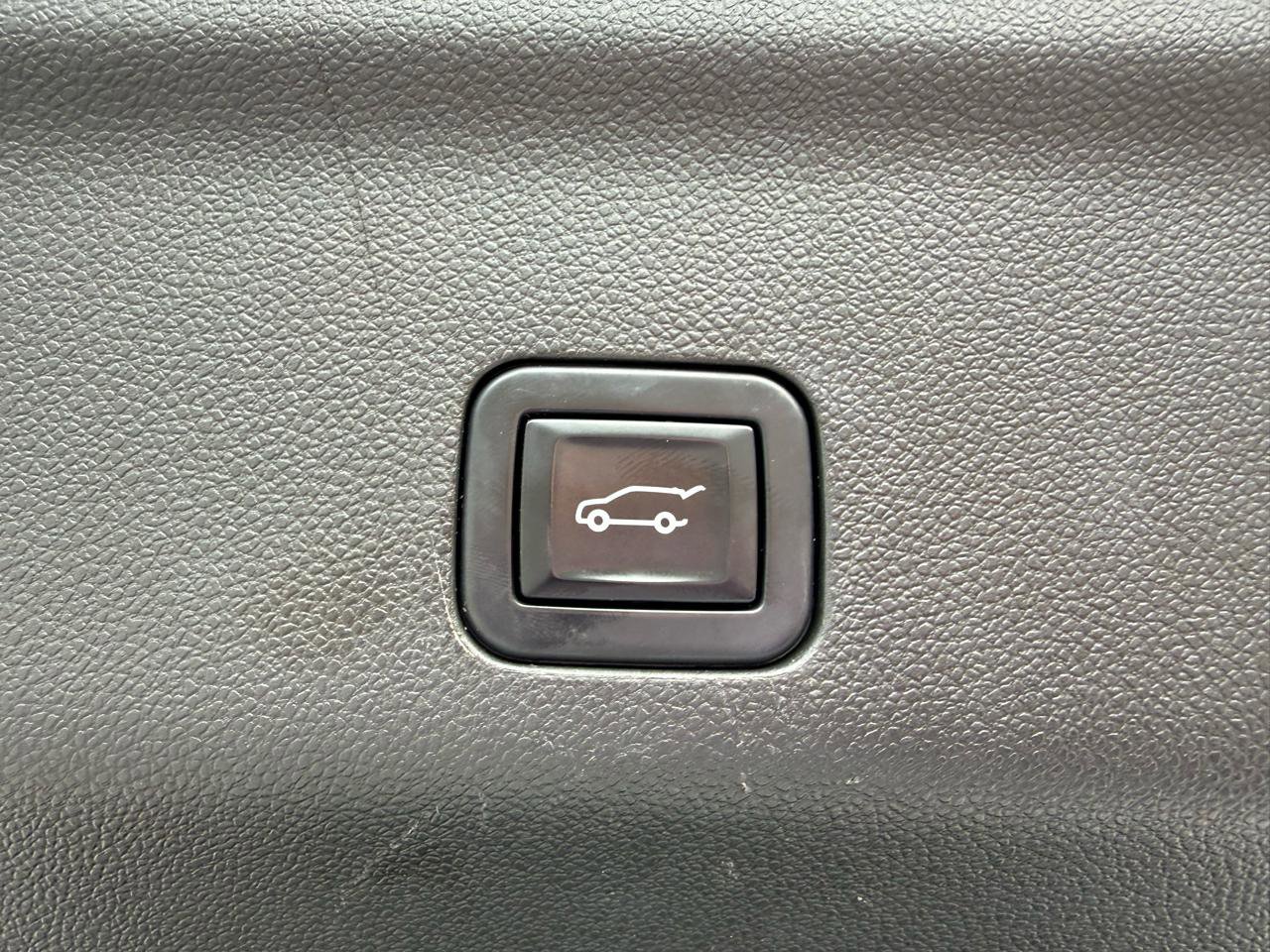 Used 2022 GMC Yukon AT4 w/ Max Trailering Package AWD/4WD image 18