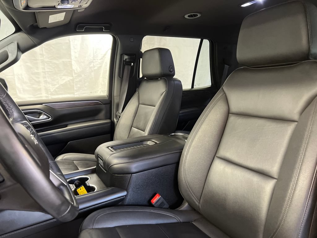 Used 2023 Chevrolet Tahoe Z71 w/ Luxury Package AWD/4WD image 18