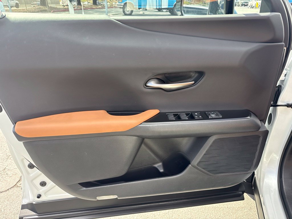 Used 2022 Lexus UX 200 w/ Accessory Package (Z1) FWD image 12