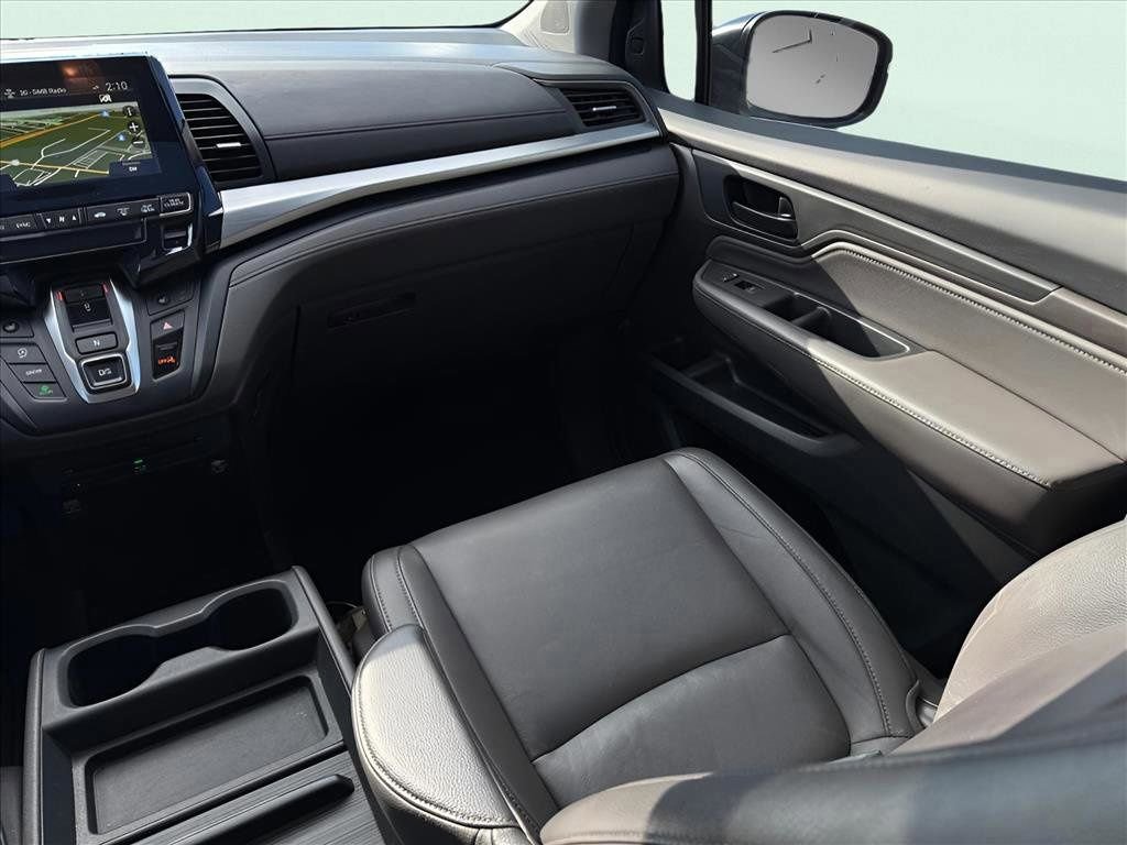 Used 2018 Honda Odyssey Touring image 12