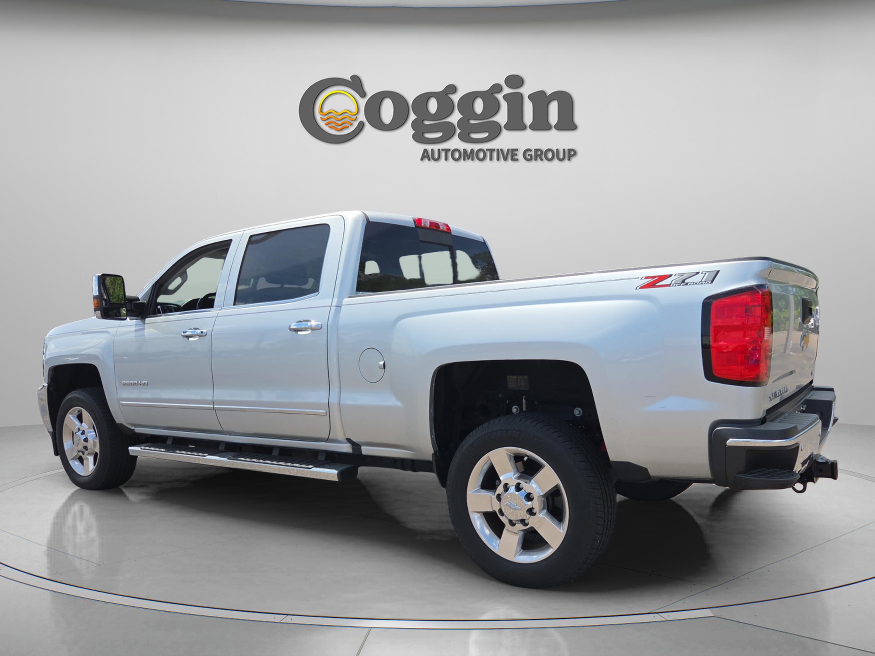 Used 2018 Chevrolet Silverado 2500 LTZ w/ Vortec Plus Package AWD/4WD image 3