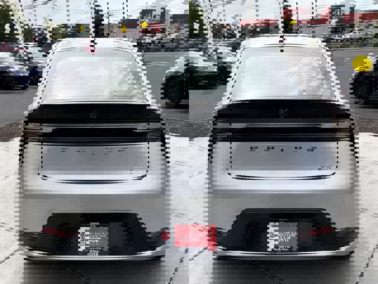 New 2026 Toyota Prius Plug-In Hybrid image 4