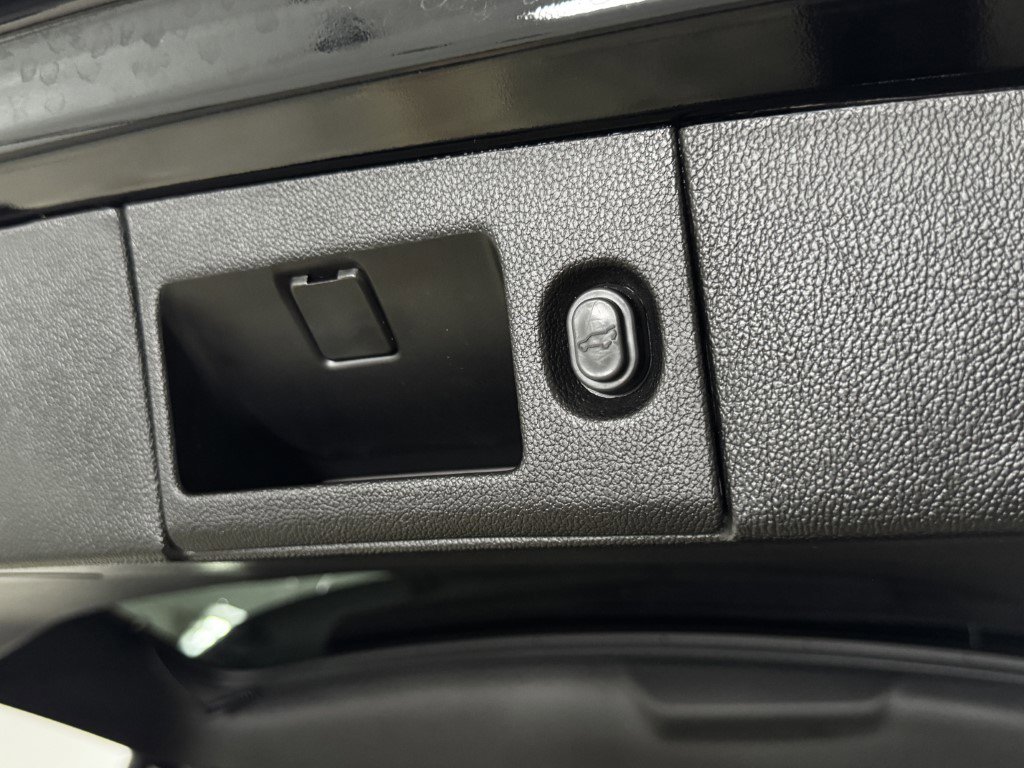 Used 2019 GMC Yukon Denali w/ Denali Ultimate Package image 74