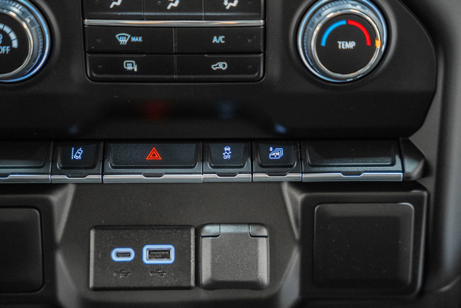 Used 2024 Chevrolet Silverado 2500 Custom image 32