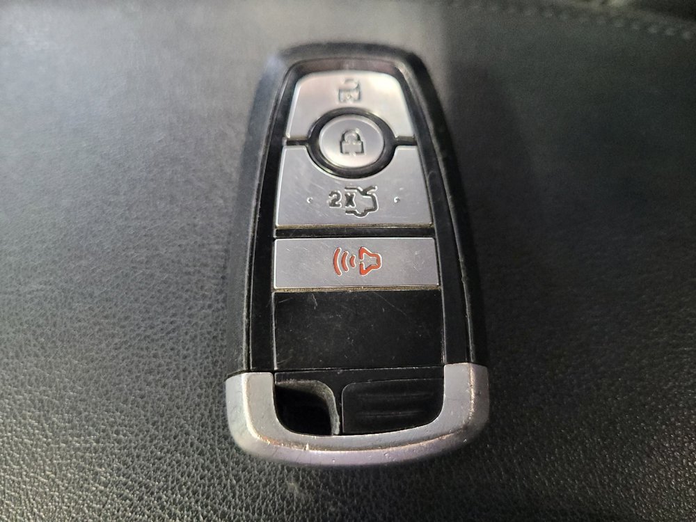Used 2020 Ford Edge SEL FWD image 32