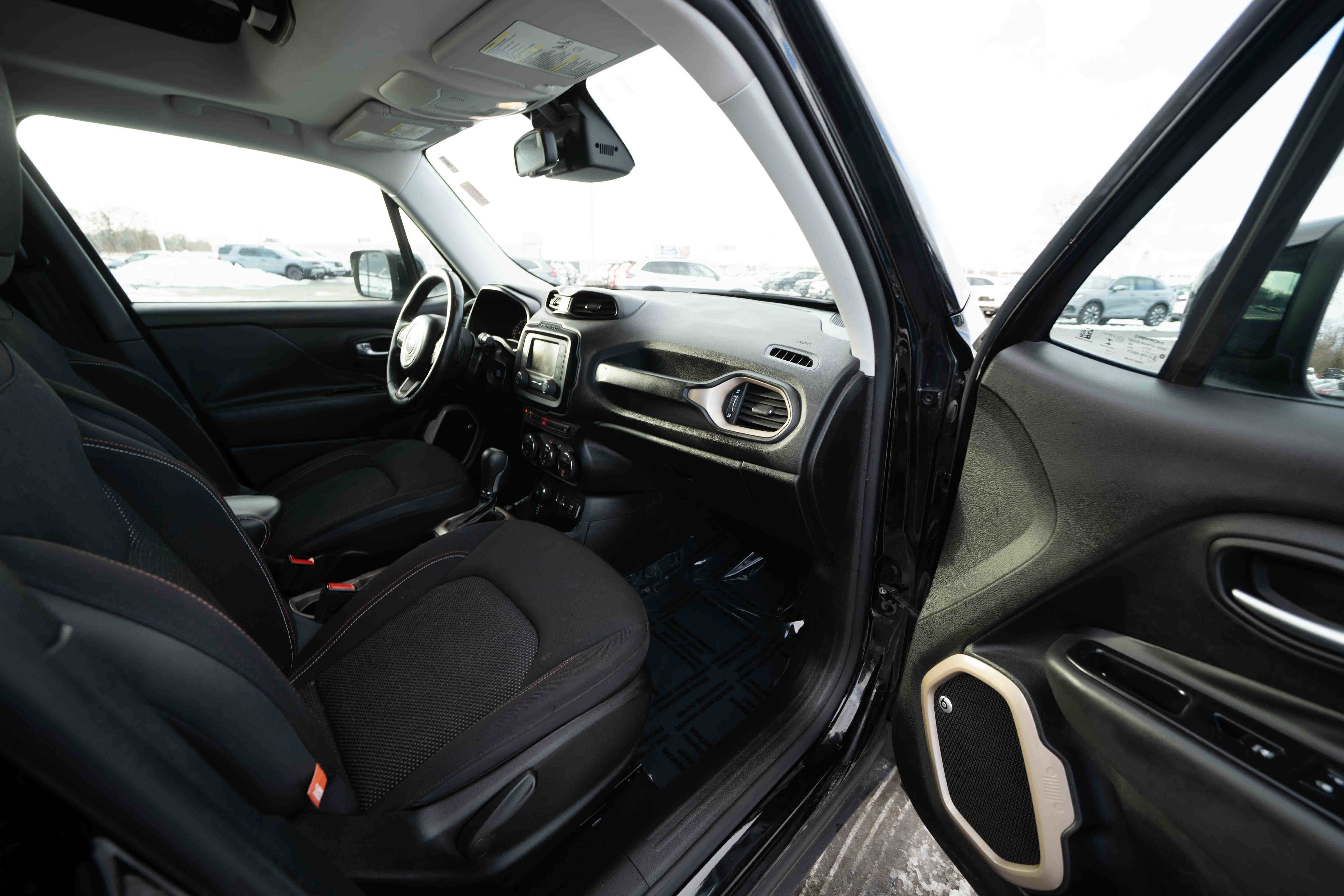 Used 2016 Jeep Renegade 75th Anniversary image 25