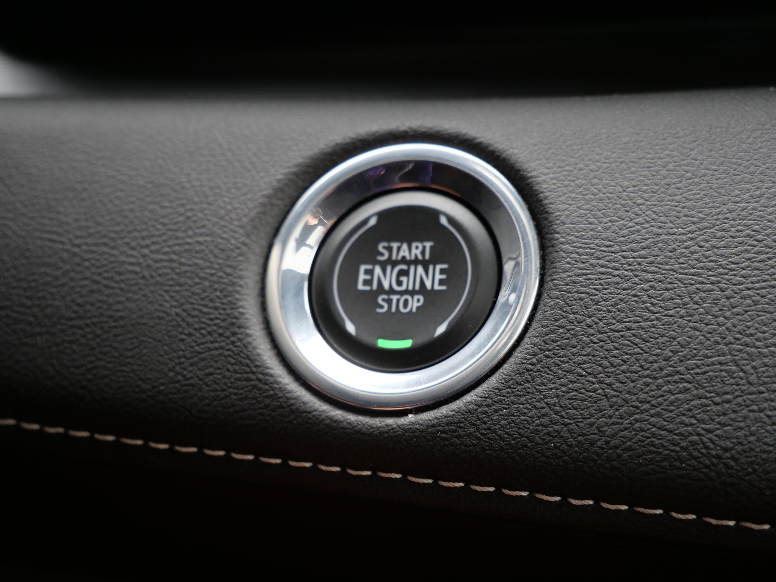 Certified 2023 Cadillac Escalade ESV Premium Luxury w/ Performance Package AWD/4WD image 29
