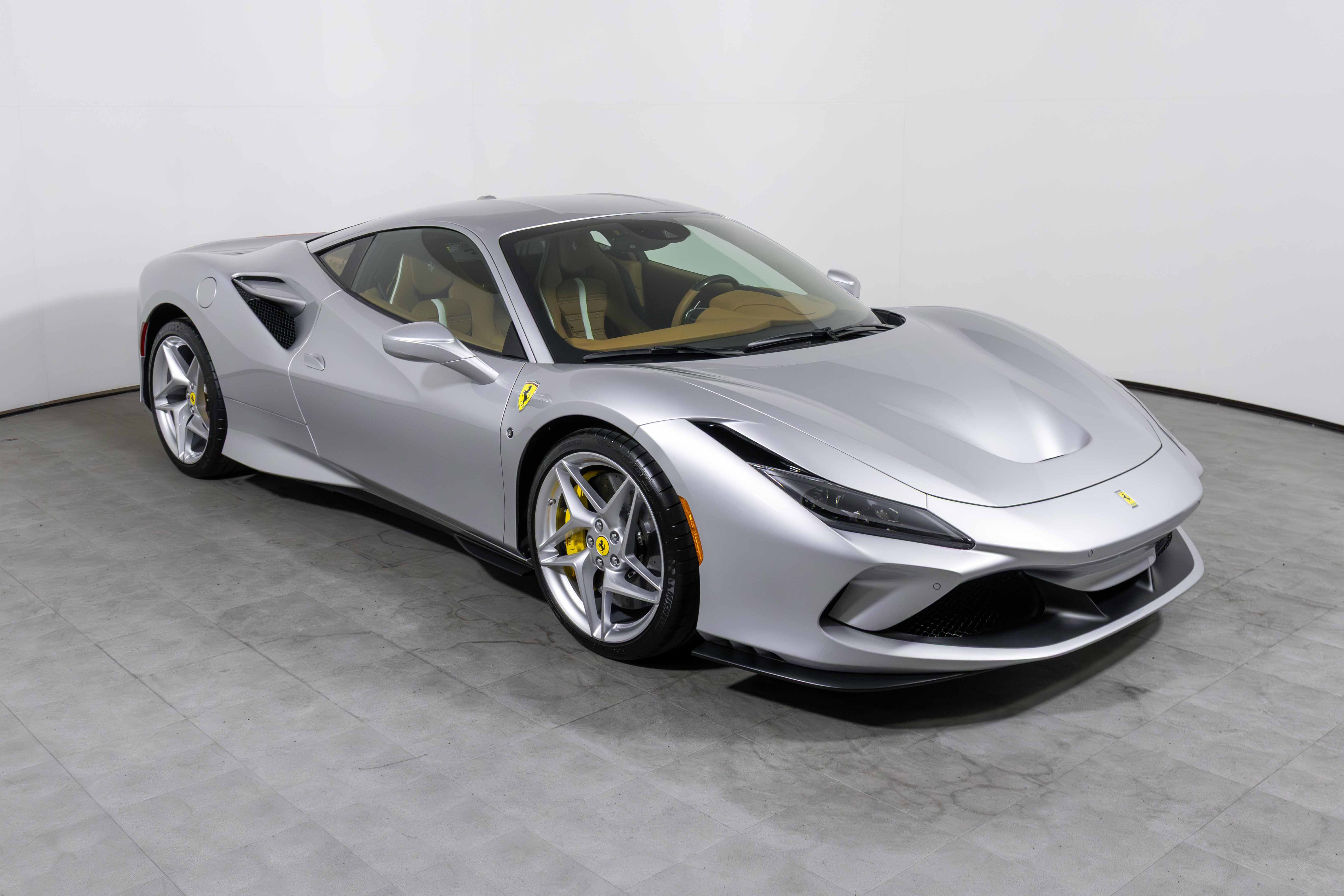 Used 2022 Ferrari F8 Tributo image 4