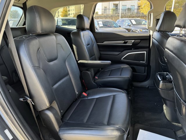 Used 2022 Kia Telluride S image 32