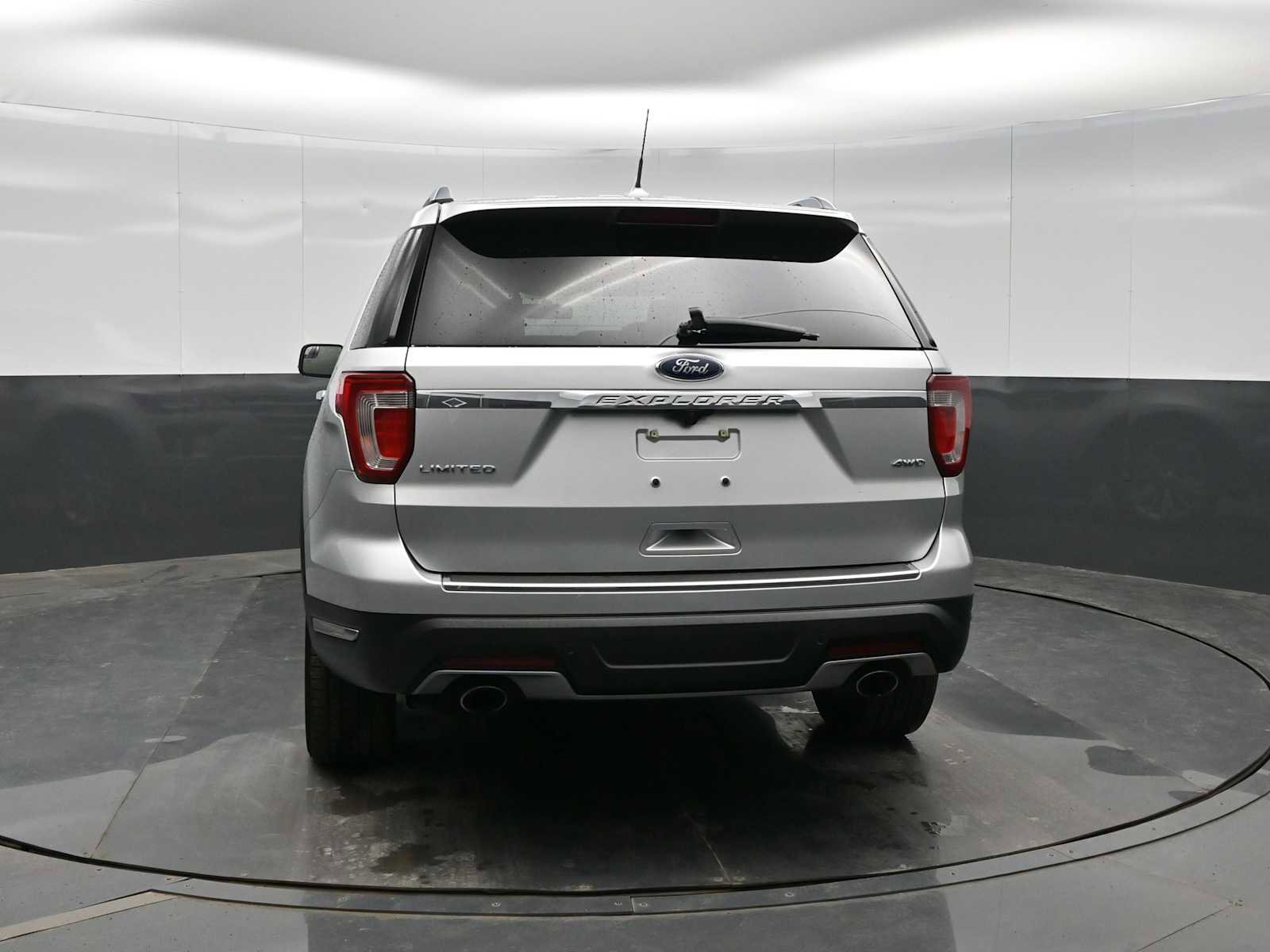Used 2018 Ford Explorer Limited image 6