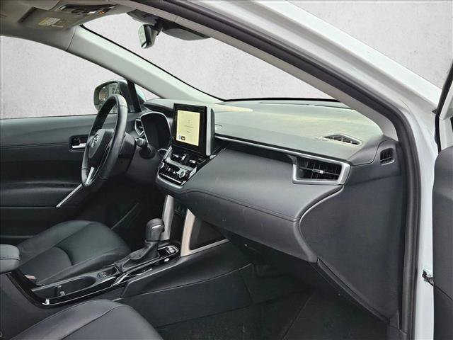 Used 2023 Toyota Corolla Cross XLE w/ Convenience Package FWD image 18