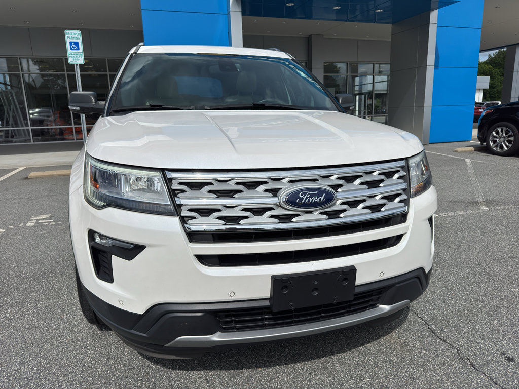 Used 2019 Ford Explorer XLT w/ Equipment Group 202A FWD image 2