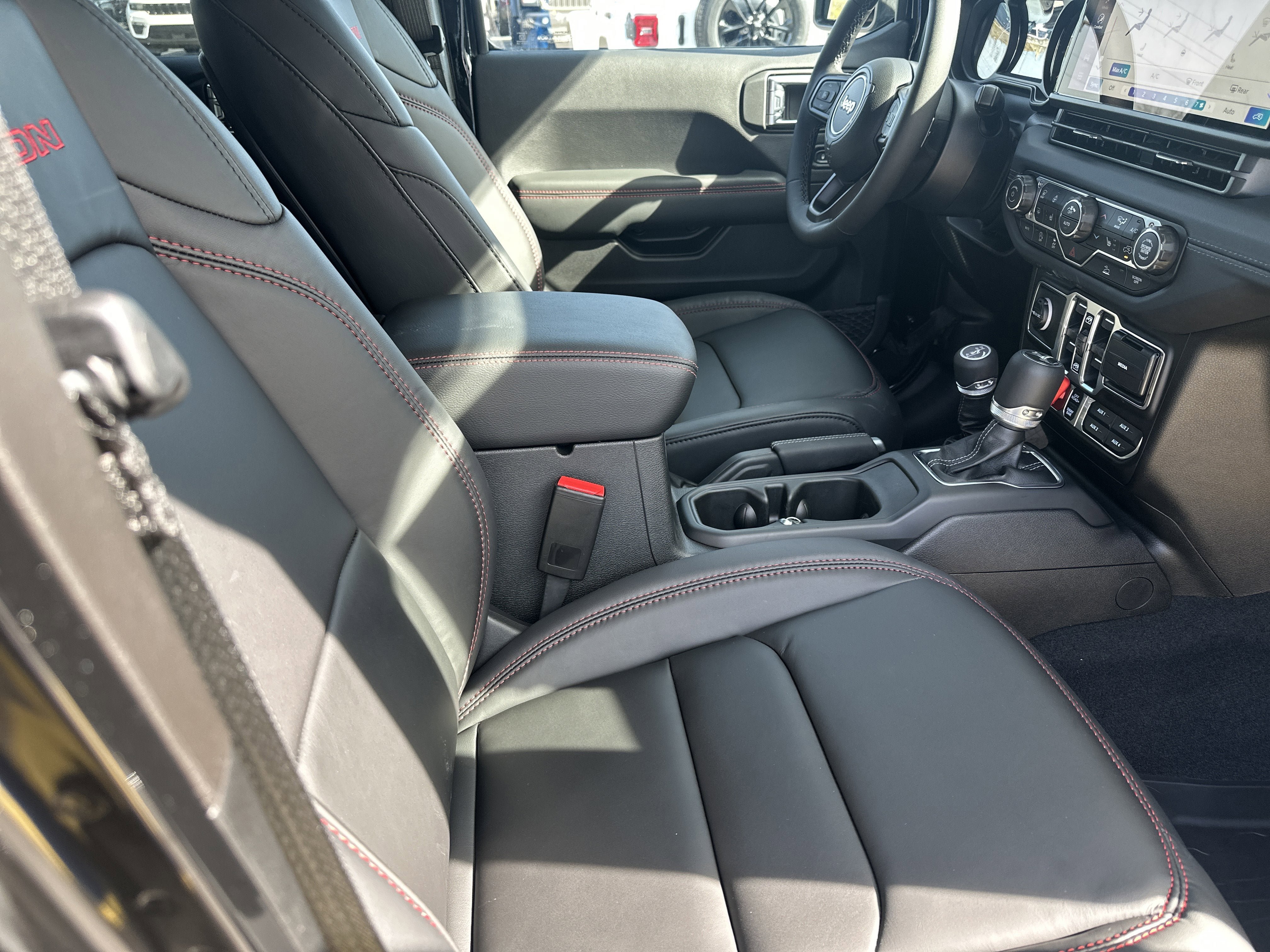 New 2026 Jeep Wrangler Unlimited Rubicon AWD/4WD image 30