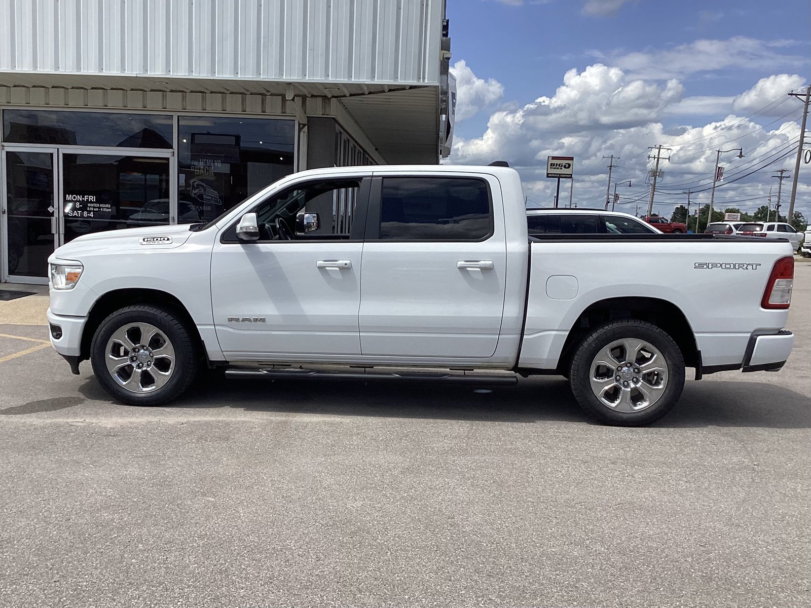 Used 2022 RAM 1500 Big Horn AWD/4WD image 9
