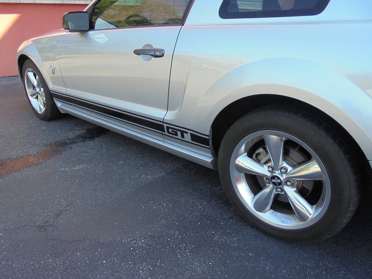 Used 2009 Ford Mustang GT RWD image 20
