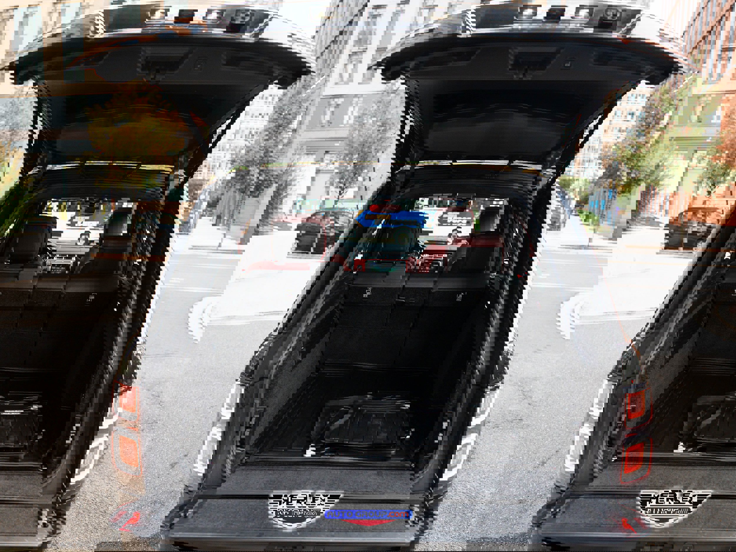 Used 2020 Land Rover Range Rover Autobiography image 48