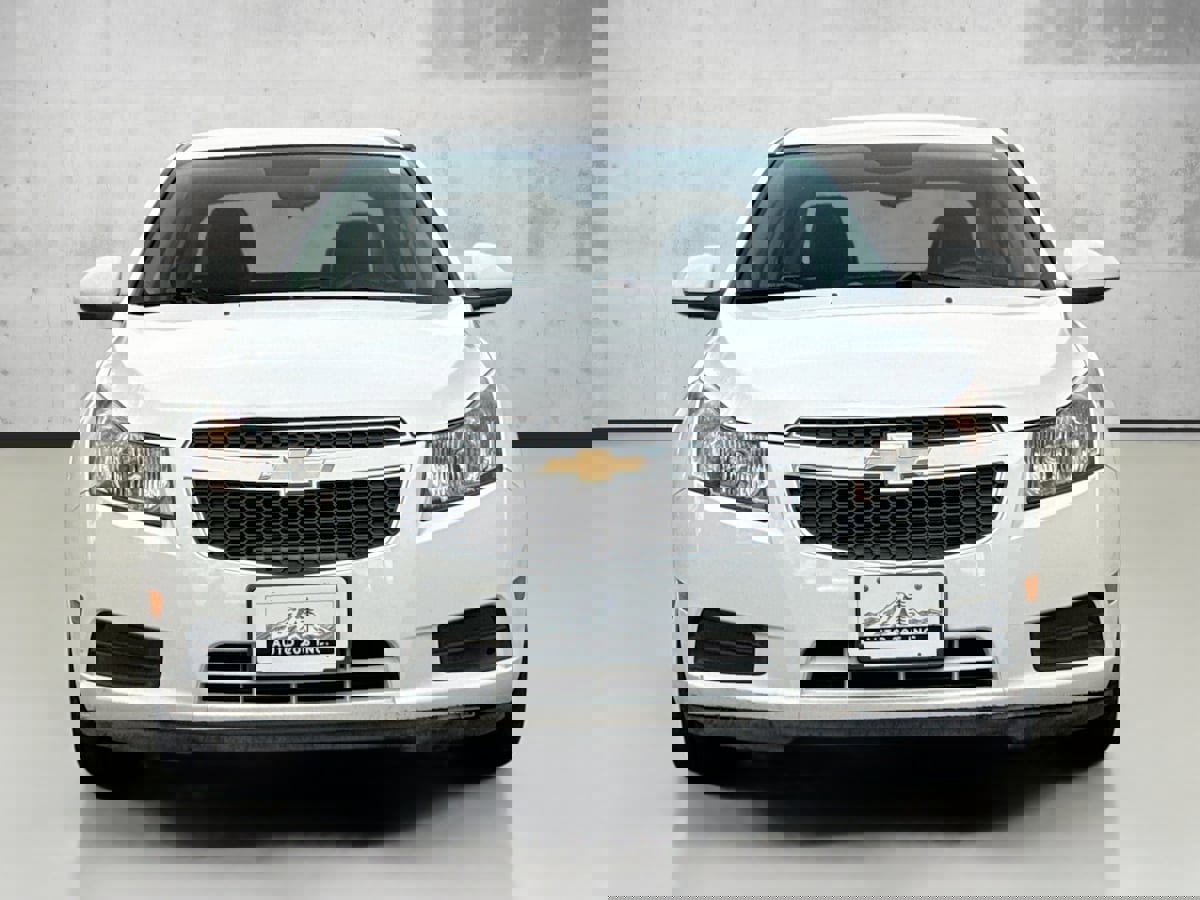 Used 2013 Chevrolet Cruze LT image 2