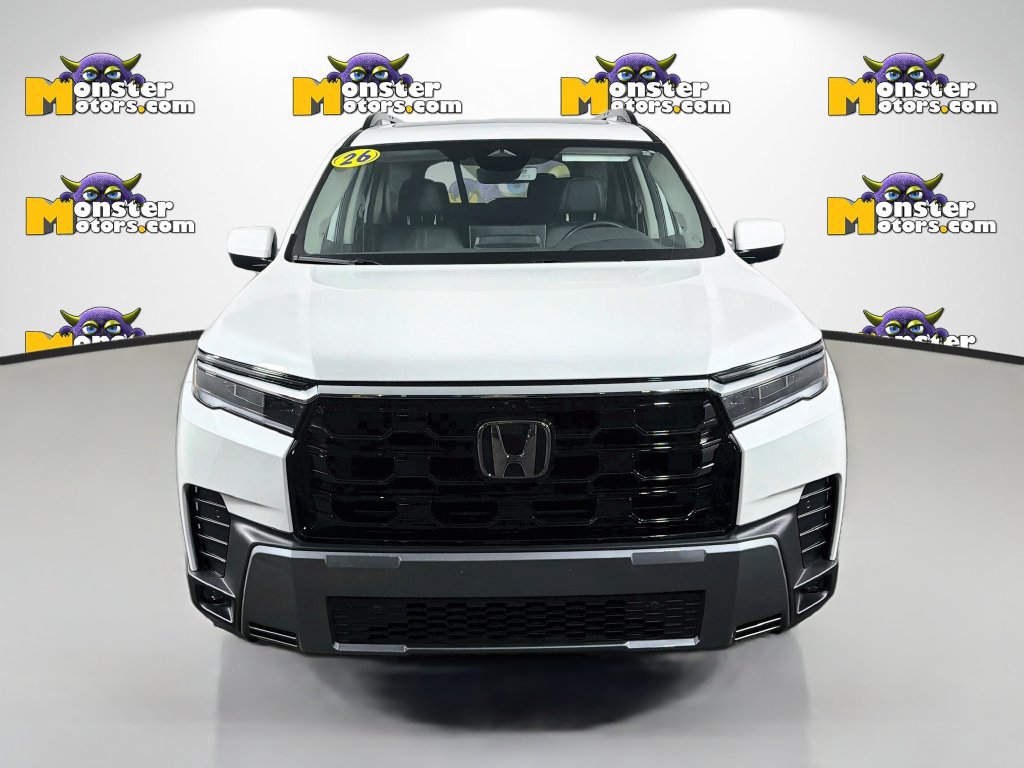 Used 2026 Honda Pilot Touring image 2