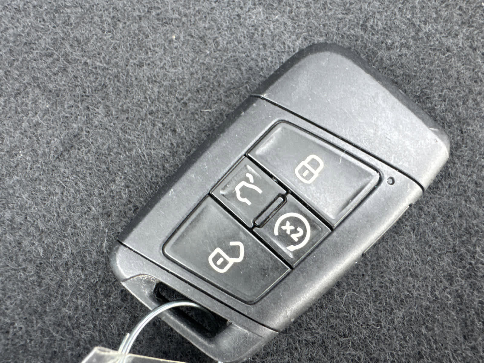 Certified 2024 Volkswagen Tiguan SE image 20