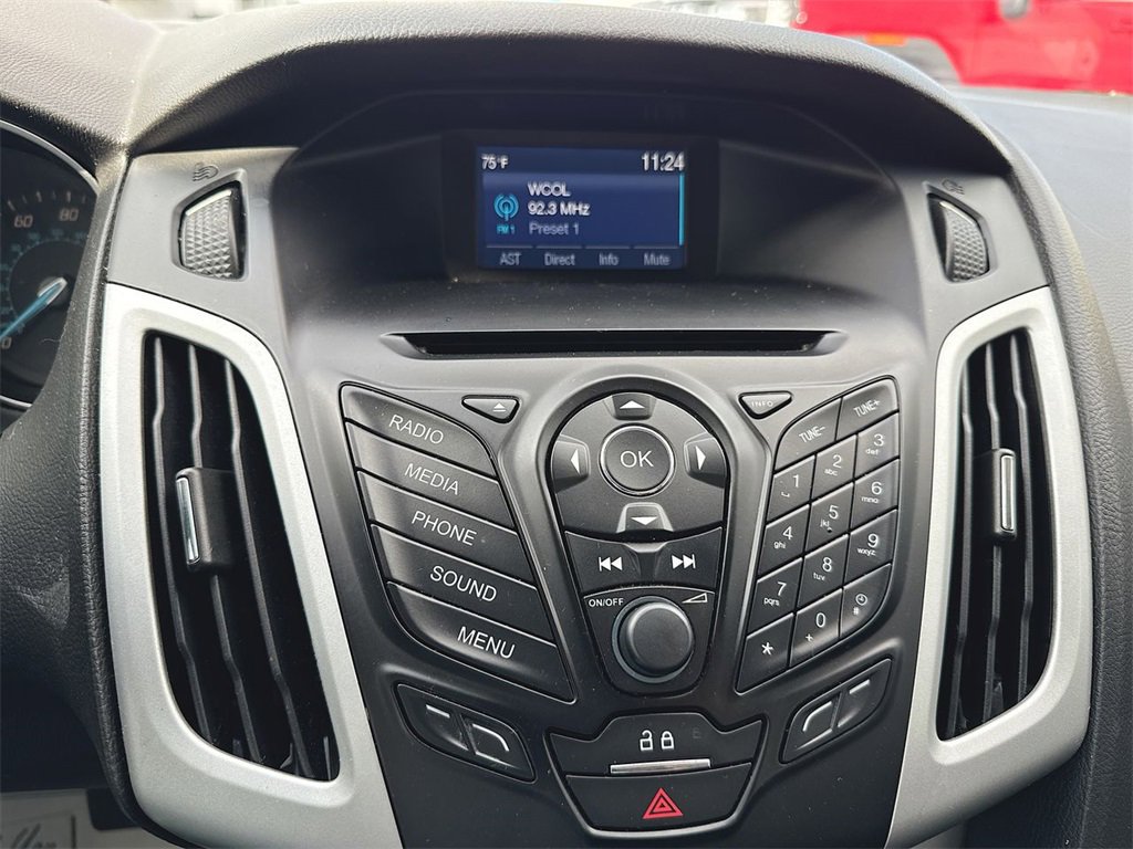 Used 2014 Ford Focus SE image 16