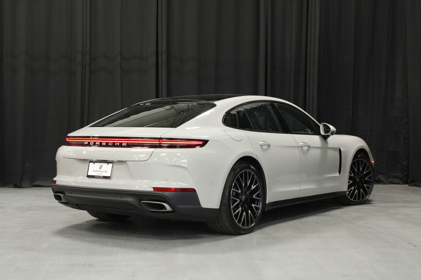 Certified 2025 Porsche Panamera 4 AWD/4WD image 5
