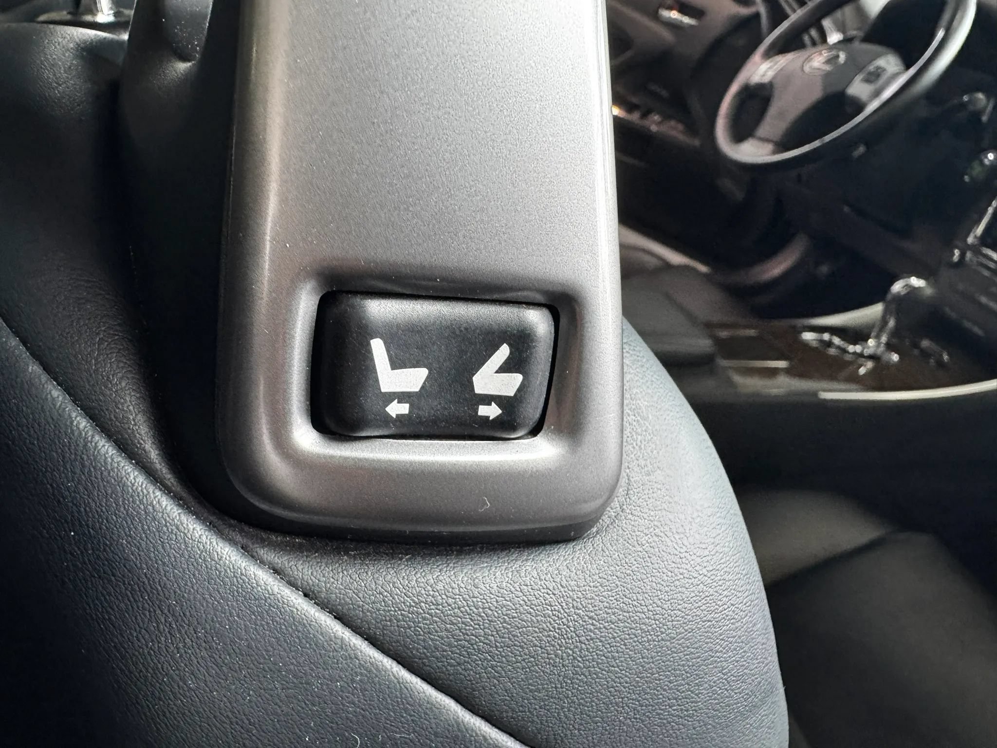 Used 2013 Lexus IS 250C w/ Luxury Pkg RWD image 16
