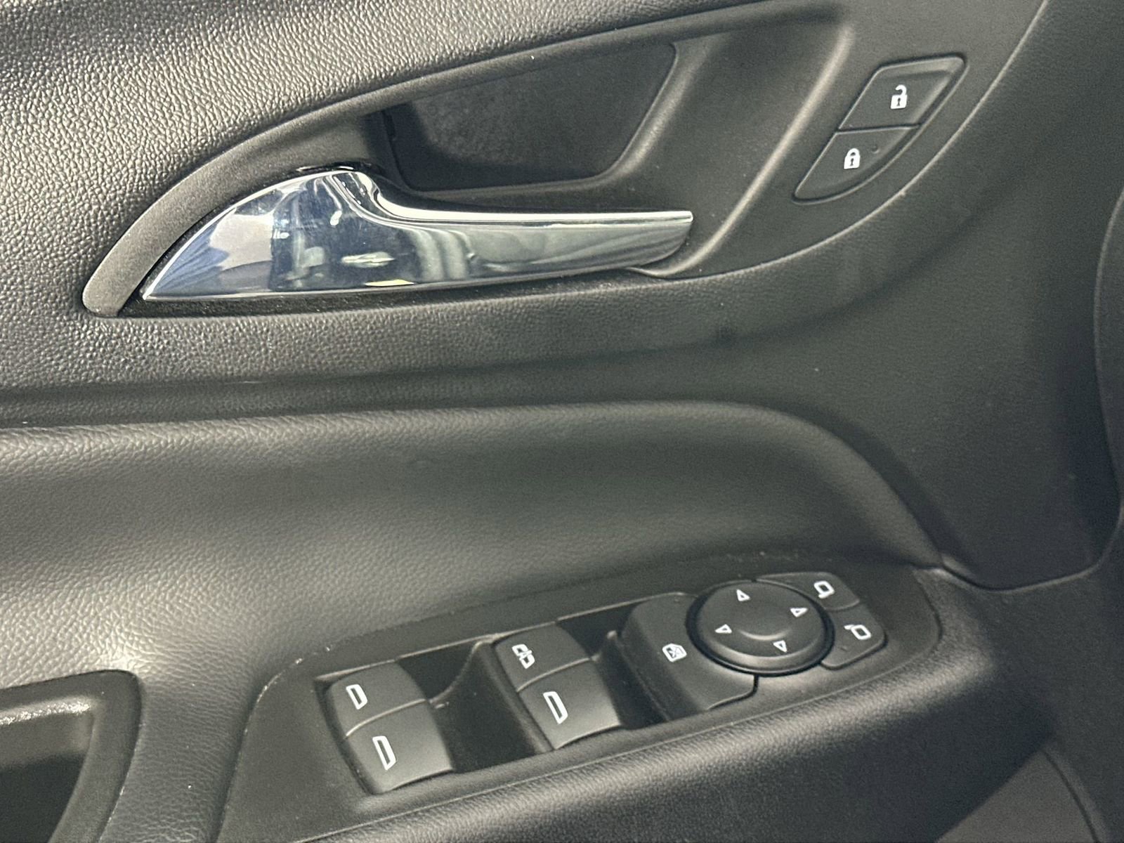 Used 2022 Chevrolet Equinox LT FWD image 13